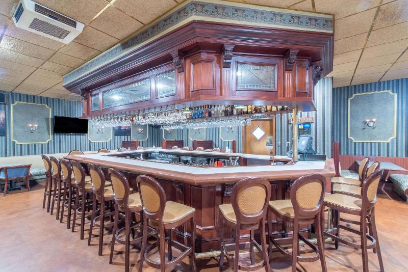Ramada by Wyndham Vineland Millville Area image