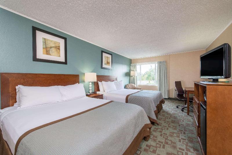 Ramada by Wyndham Vineland Millville Area image