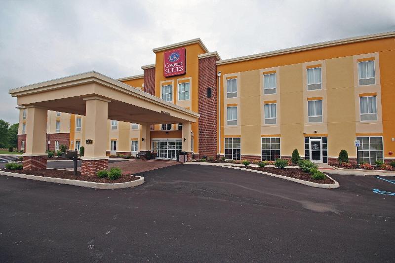 Comfort Suites Marietta-Parkersburg image