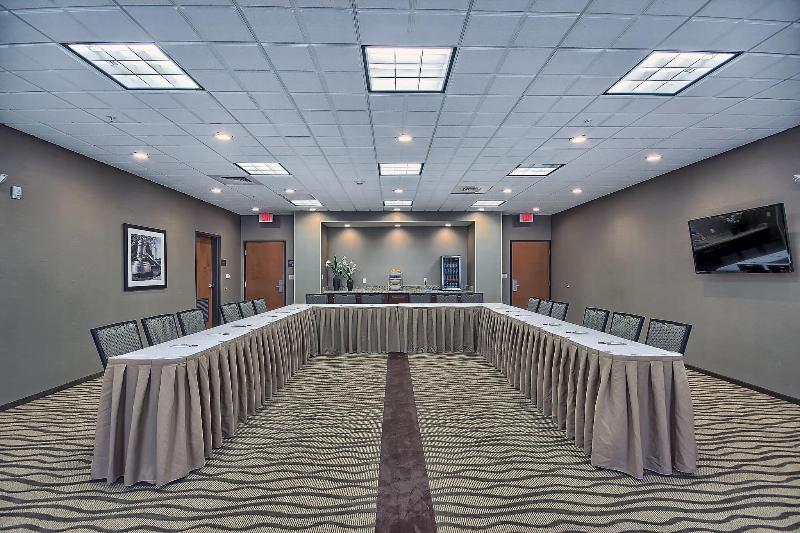 Comfort Suites Marietta-Parkersburg image