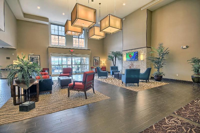 Comfort Suites Marietta-Parkersburg image