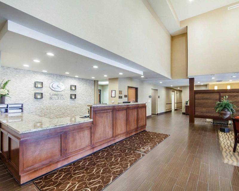Comfort Suites Marietta-Parkersburg image