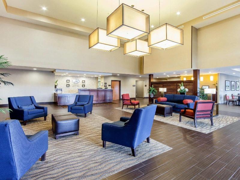Comfort Suites Marietta-Parkersburg image