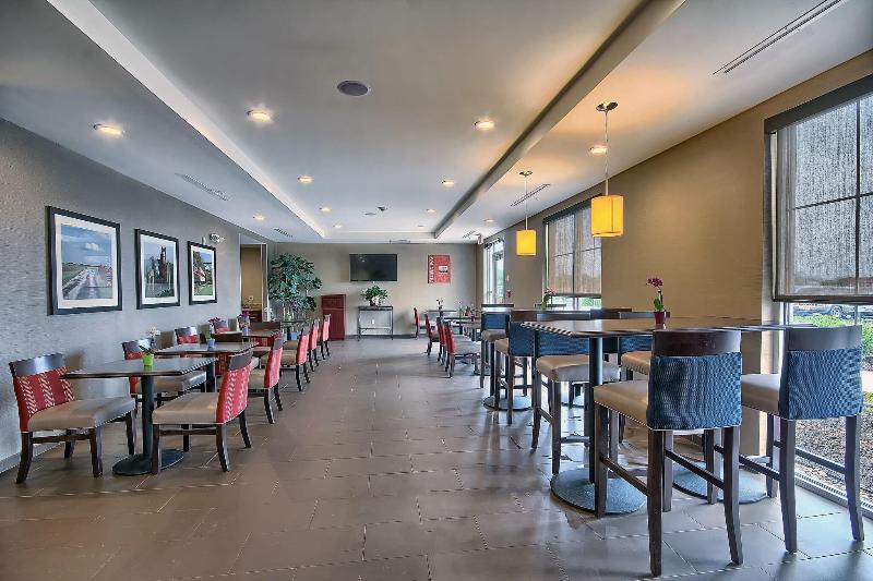 Comfort Suites Marietta-Parkersburg image