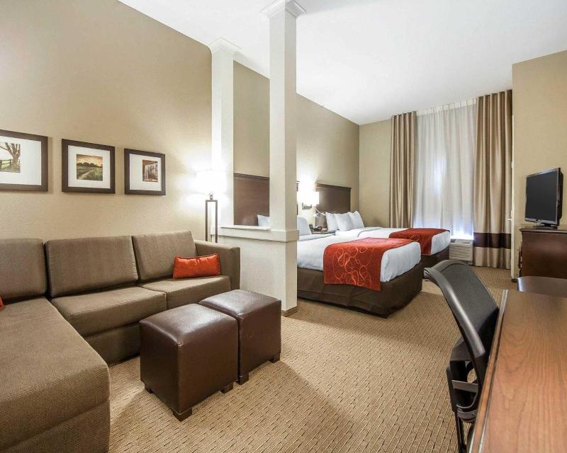 Comfort Suites Marietta-Parkersburg image