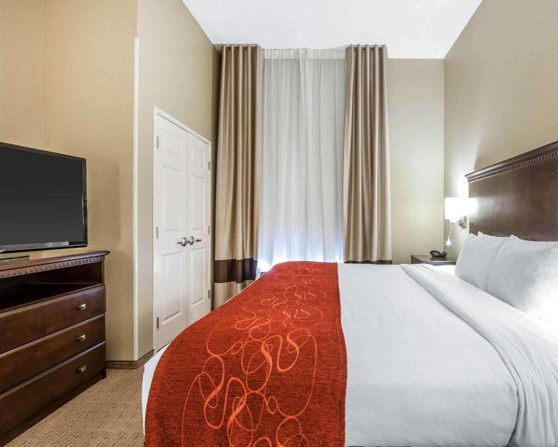 Comfort Suites Marietta-Parkersburg image