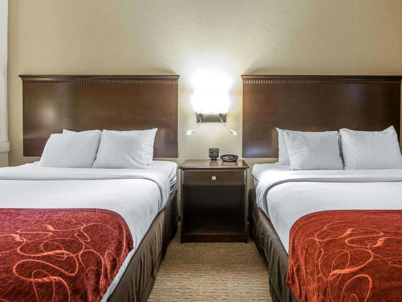 Comfort Suites Marietta-Parkersburg image