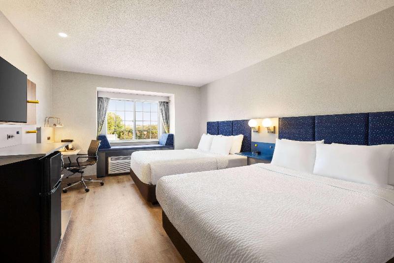 Microtel Inn & Suites By Wyndham New Ulm image