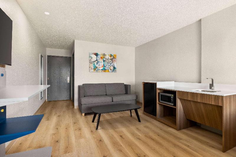 Microtel Inn & Suites By Wyndham New Ulm image