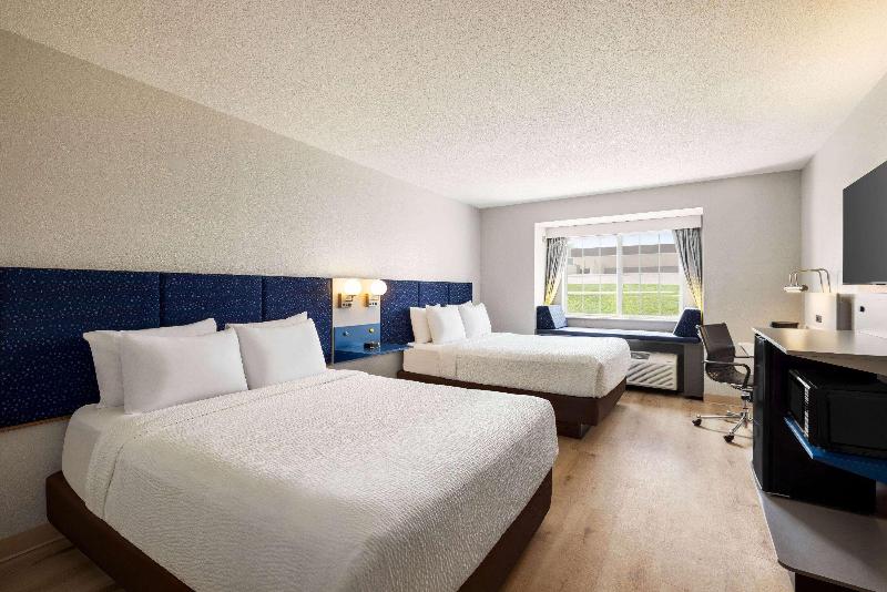 Microtel Inn & Suites By Wyndham New Ulm image