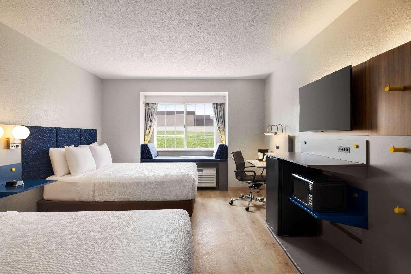 Microtel Inn & Suites By Wyndham New Ulm image