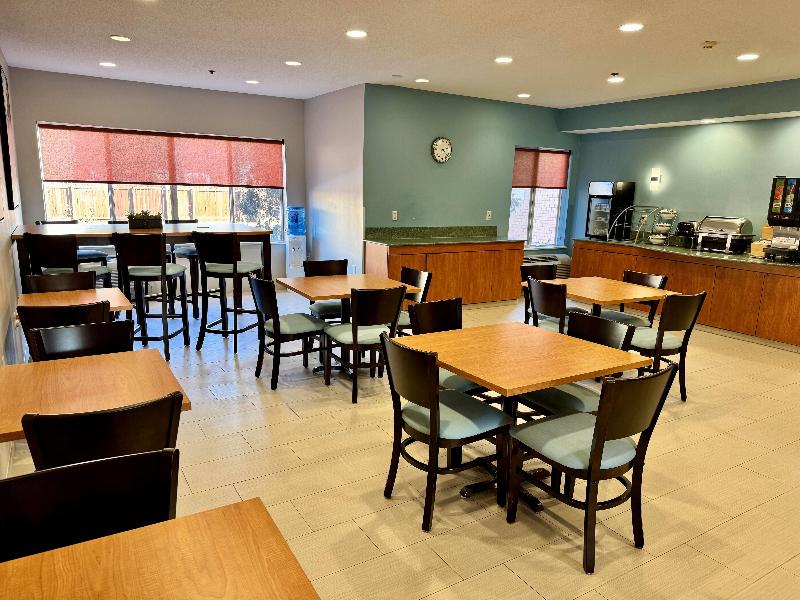 Days Inn & Suites by Wyndham Madison image