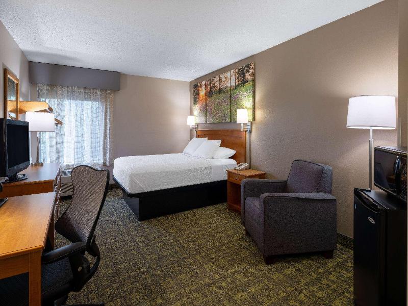 Days Inn & Suites by Wyndham Madison image