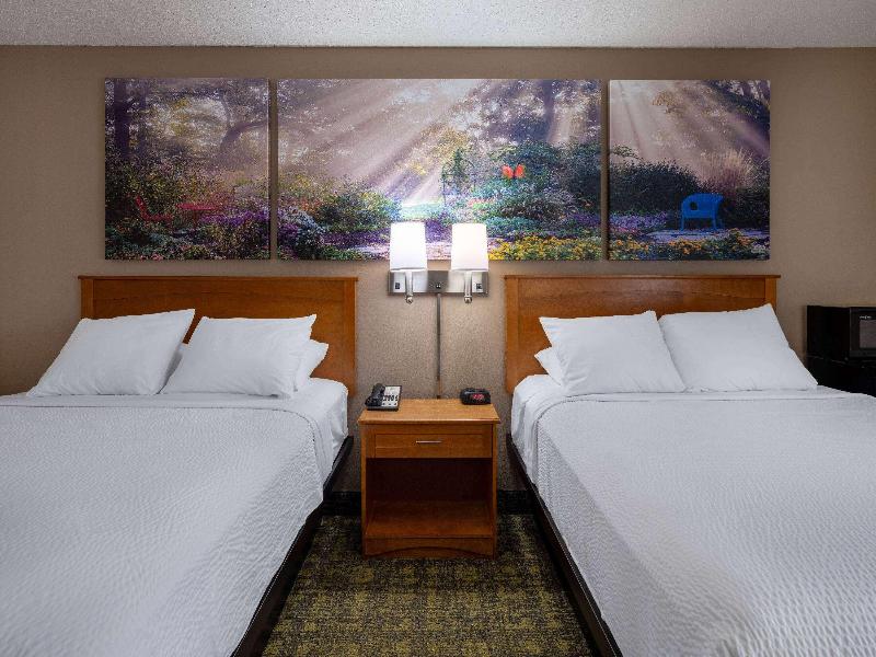 Days Inn & Suites by Wyndham Madison image