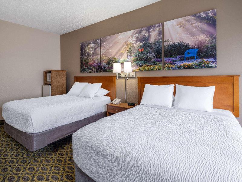 Days Inn & Suites by Wyndham Madison image