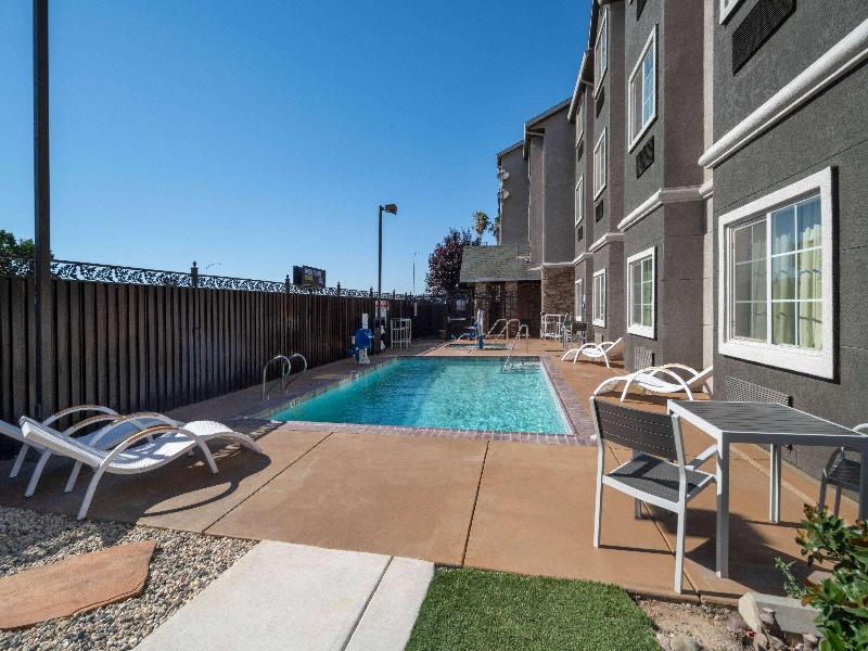 Microtel Inn & Suites By Wyndham Tracy image