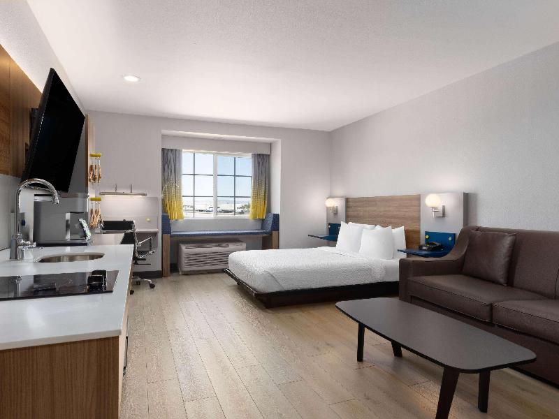 Microtel Inn & Suites By Wyndham Tracy image