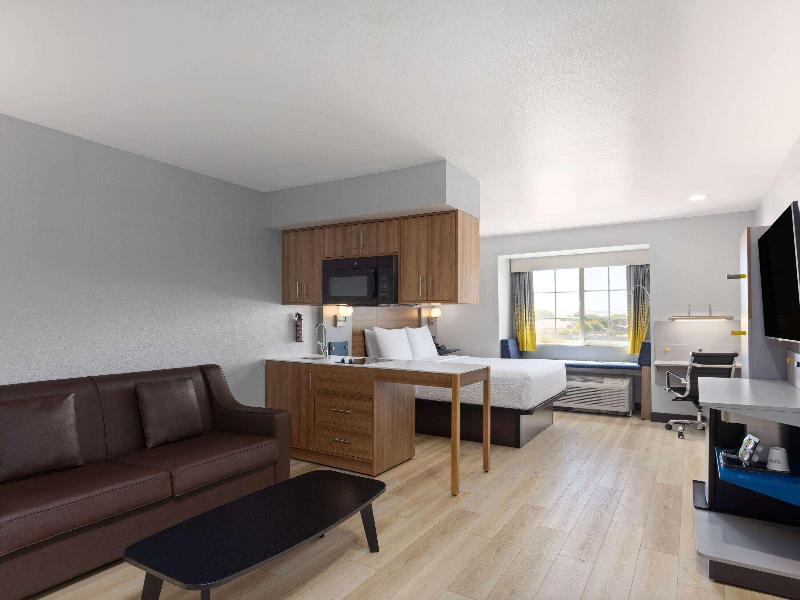 Microtel Inn & Suites By Wyndham Tracy image