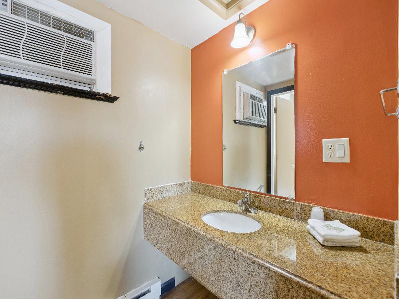 Curry’s Motel by OYO Saginaw MI image