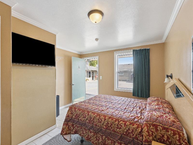 Curry’s Motel by OYO Saginaw MI image