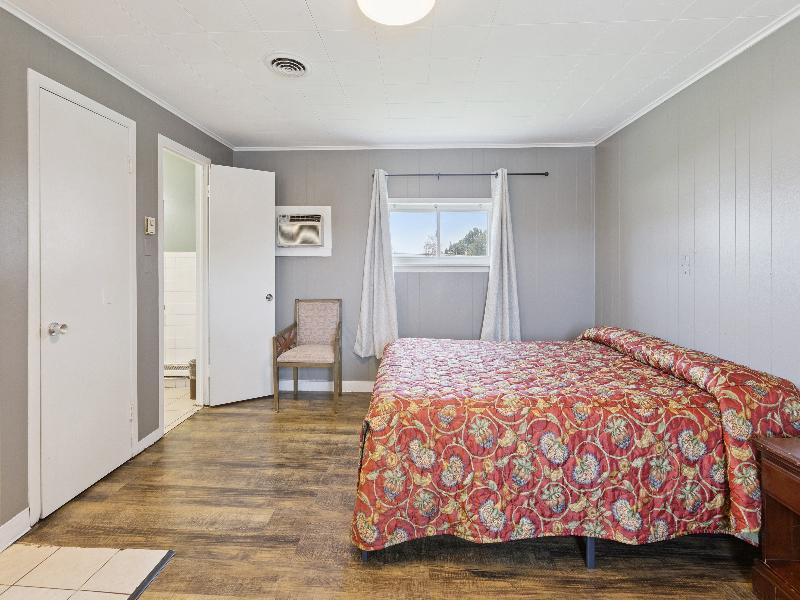 Curry’s Motel by OYO Saginaw MI image