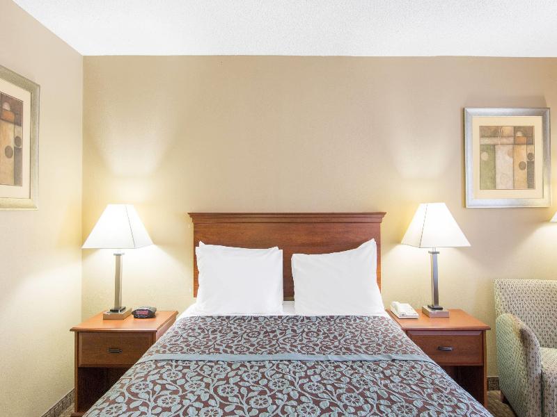 Days Inn by Wyndham Ripley 5