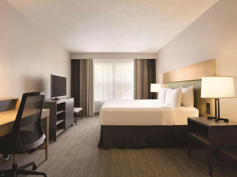 Country Inn & Suites by Radisson Brooklyn Center  image