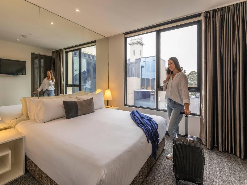MainStay Suites Hawthorn image