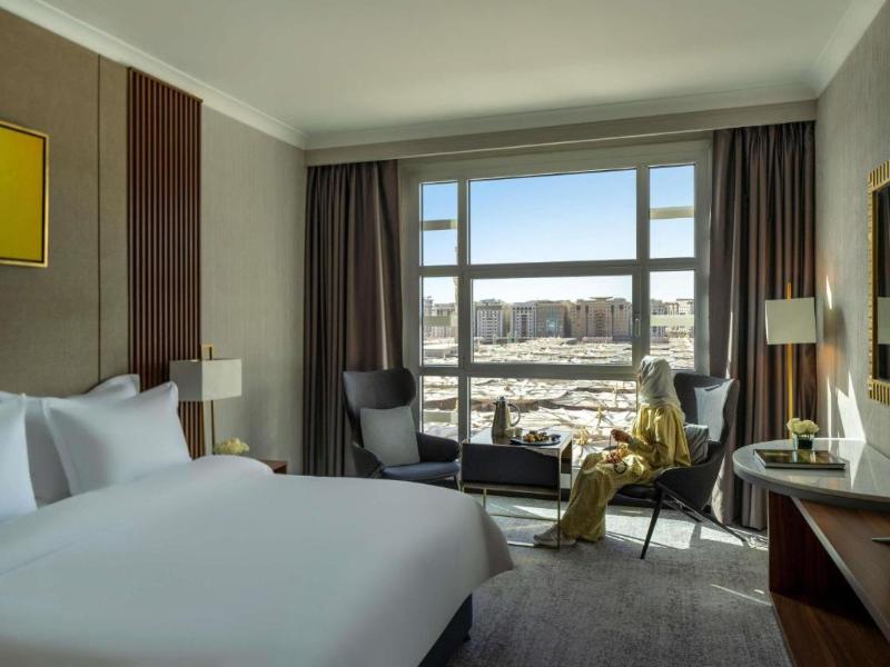 Anwar Al Madinah Movenpick Hotel image
