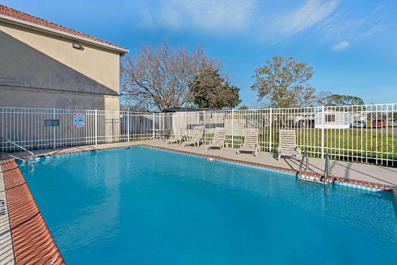 La Quinta Inn & Suites Morgan City image