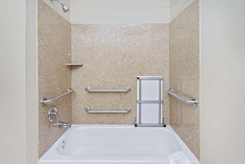 La Quinta Inn & Suites Morgan City image