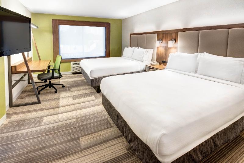 Holiday Inn Express Woodbridge photo 13