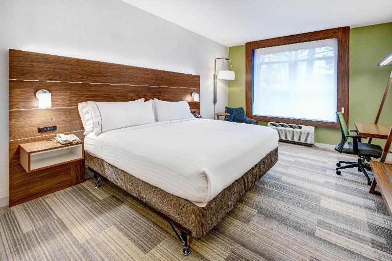 Holiday Inn Express Woodbridge photo 14