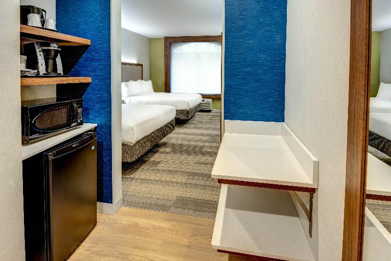 Holiday Inn Express Woodbridge photo 18