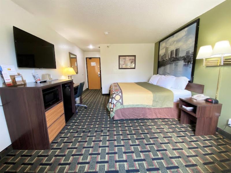 Super 8 by Wyndham Newport News/Jefferson Ave. image