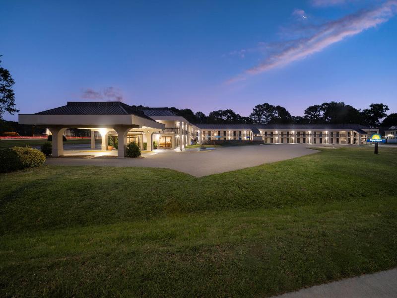 Days Inn by Wyndham Norfolk Airport