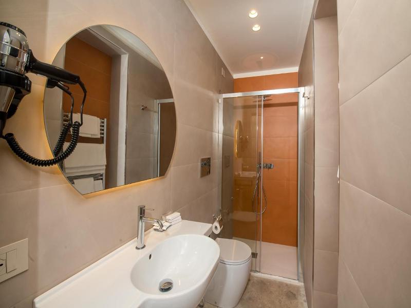 Hotel Vittoria image