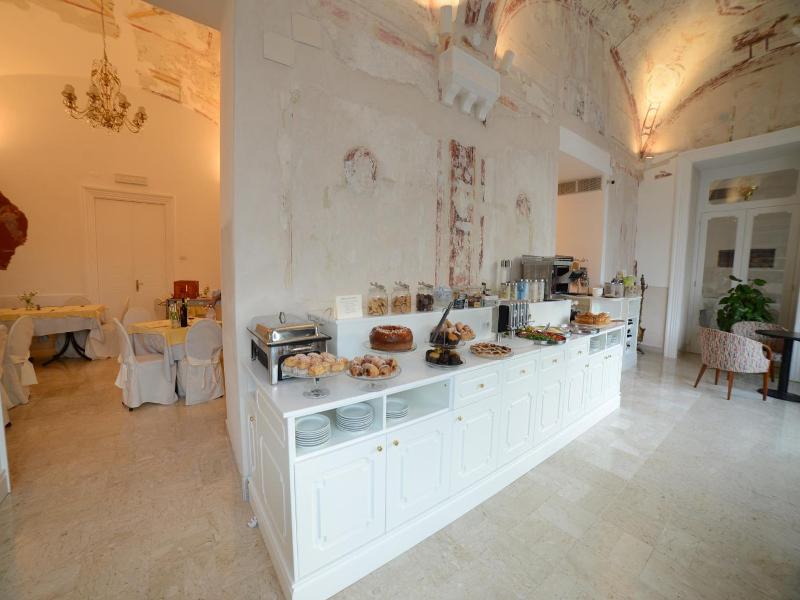 Hotel Vittoria image
