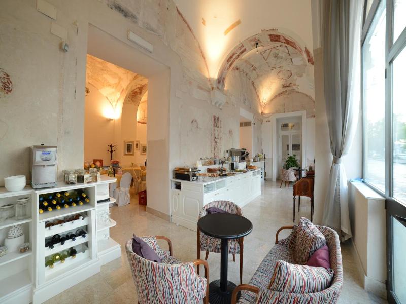 Hotel Vittoria image