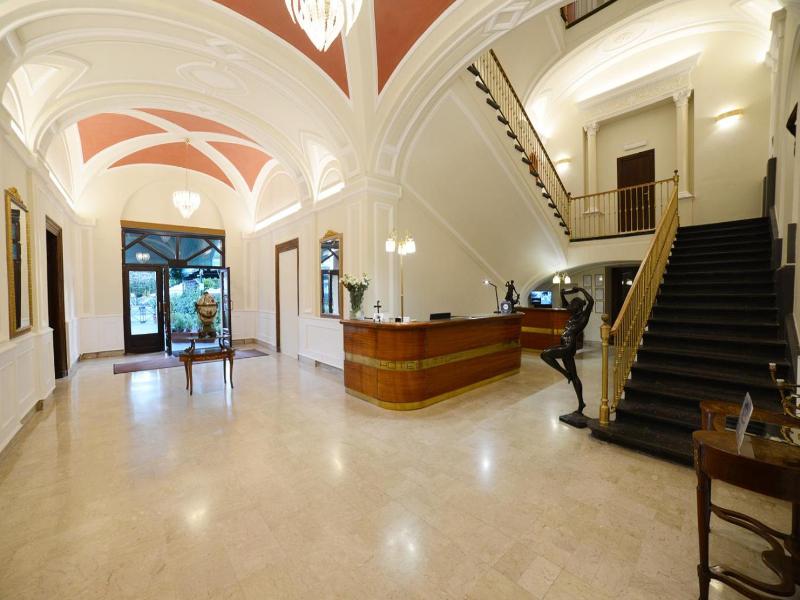 Hotel Vittoria image