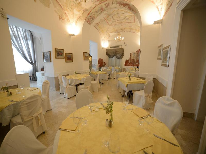 Hotel Vittoria image