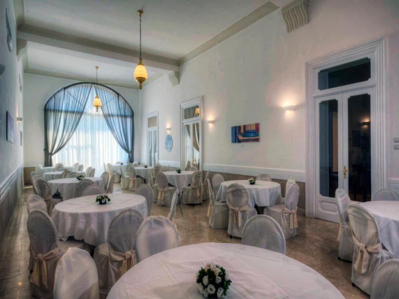Hotel Vittoria image