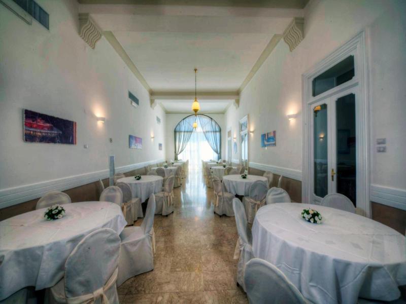 Hotel Vittoria image