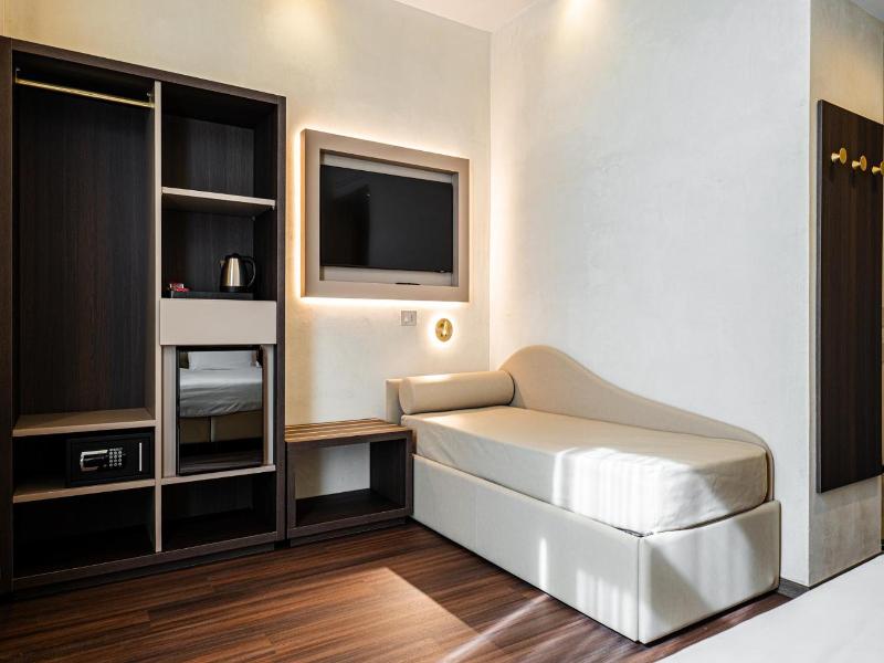 Hotel Vittoria image