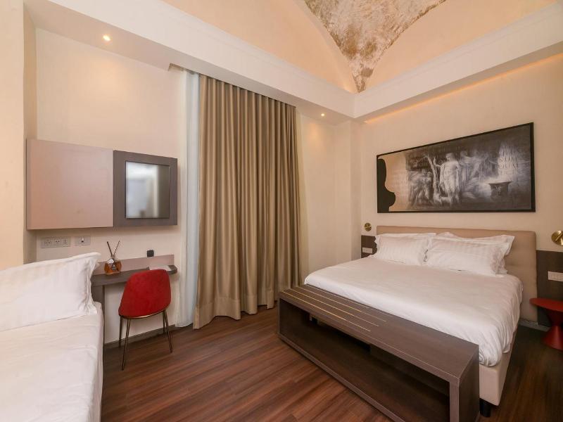 Hotel Vittoria image