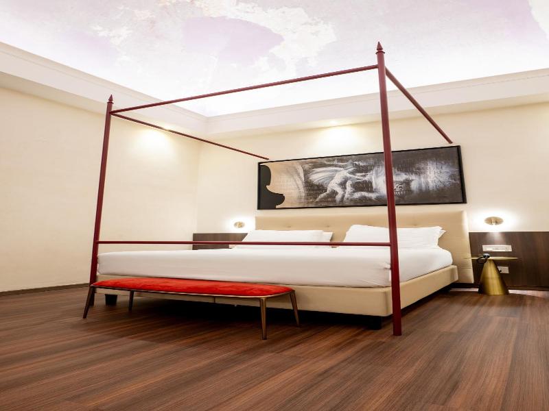 Hotel Vittoria image