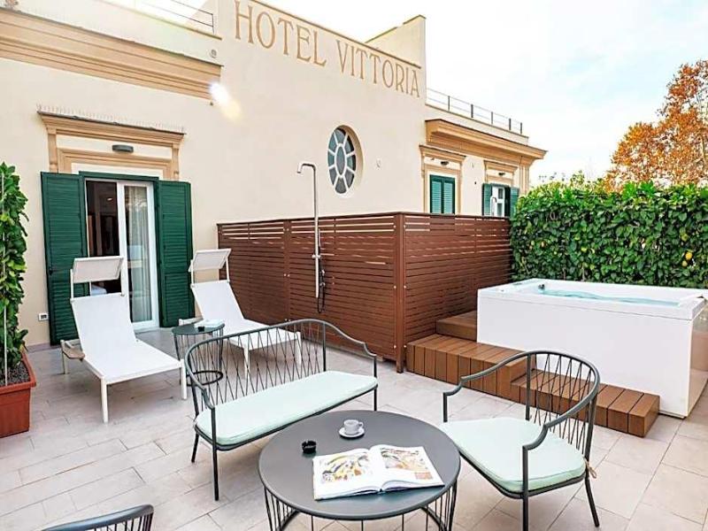 Hotel Vittoria image