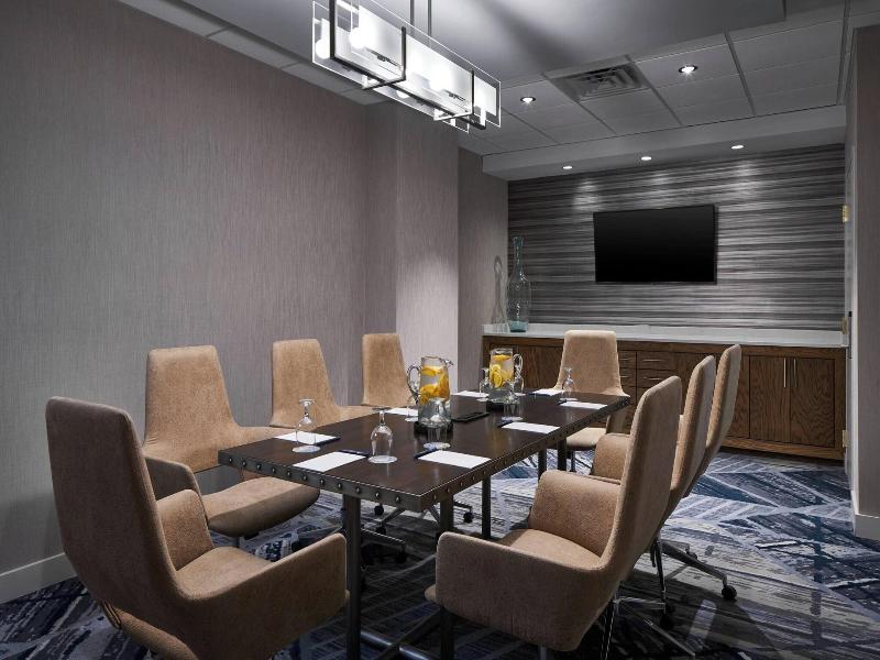 Delta Hotels Norfolk Airport image