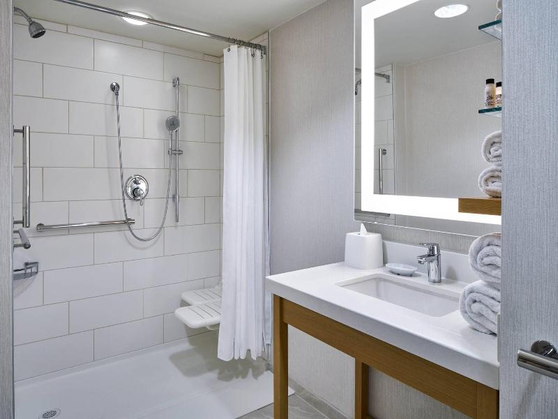 Delta Hotels Norfolk Airport image