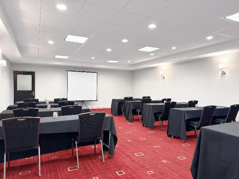 Crowne Plaza Newark Airport